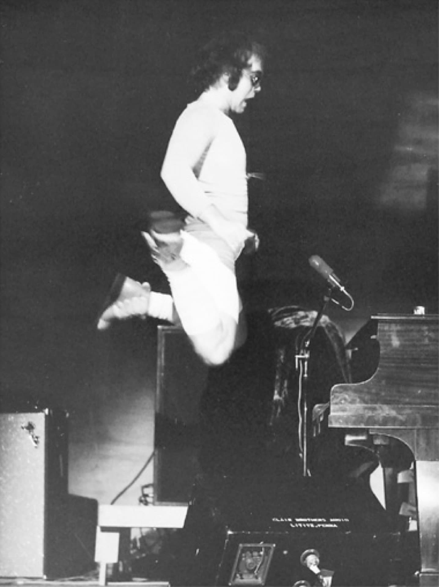 Remembering Elton John’s First Tour of Australia and New Zealand